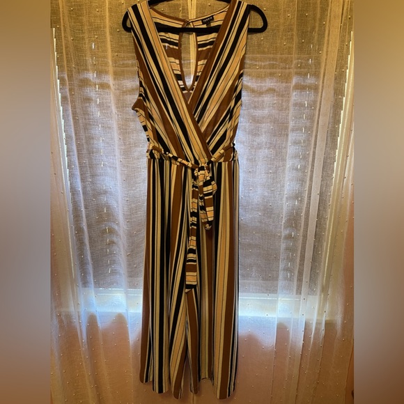 Torrid jumpsuit - Picture 2 of 7